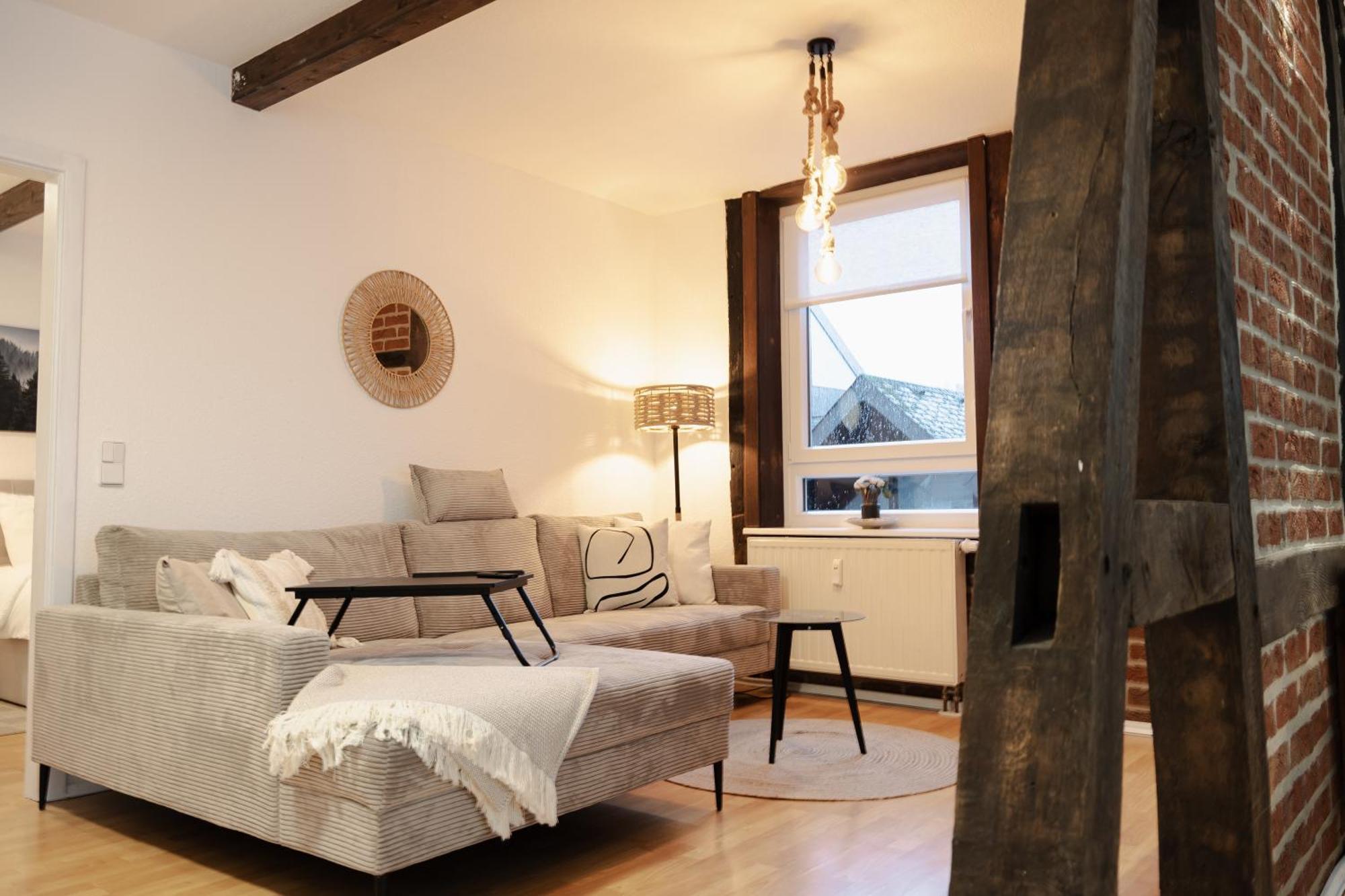 Jasta Homes Altstadt, Zentral, Ueberdachter Parkplatz, Netflix, Vollausstattung, Loft, Modern Und Komfort Hamelin Esterno foto