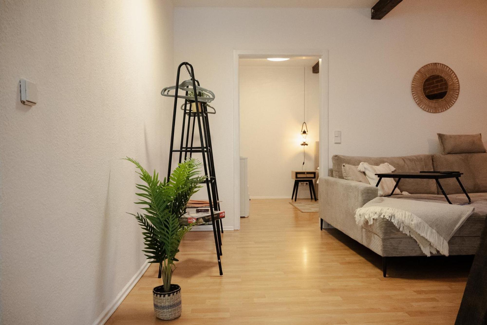 Jasta Homes Altstadt, Zentral, Ueberdachter Parkplatz, Netflix, Vollausstattung, Loft, Modern Und Komfort Hamelin Esterno foto